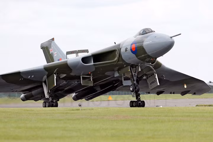 suc manh khung khiep cua than lua avro 698 vulcan b 2