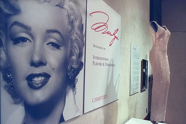 vay goi cam kinh dien cua marilyn monroe co 110 ty dong