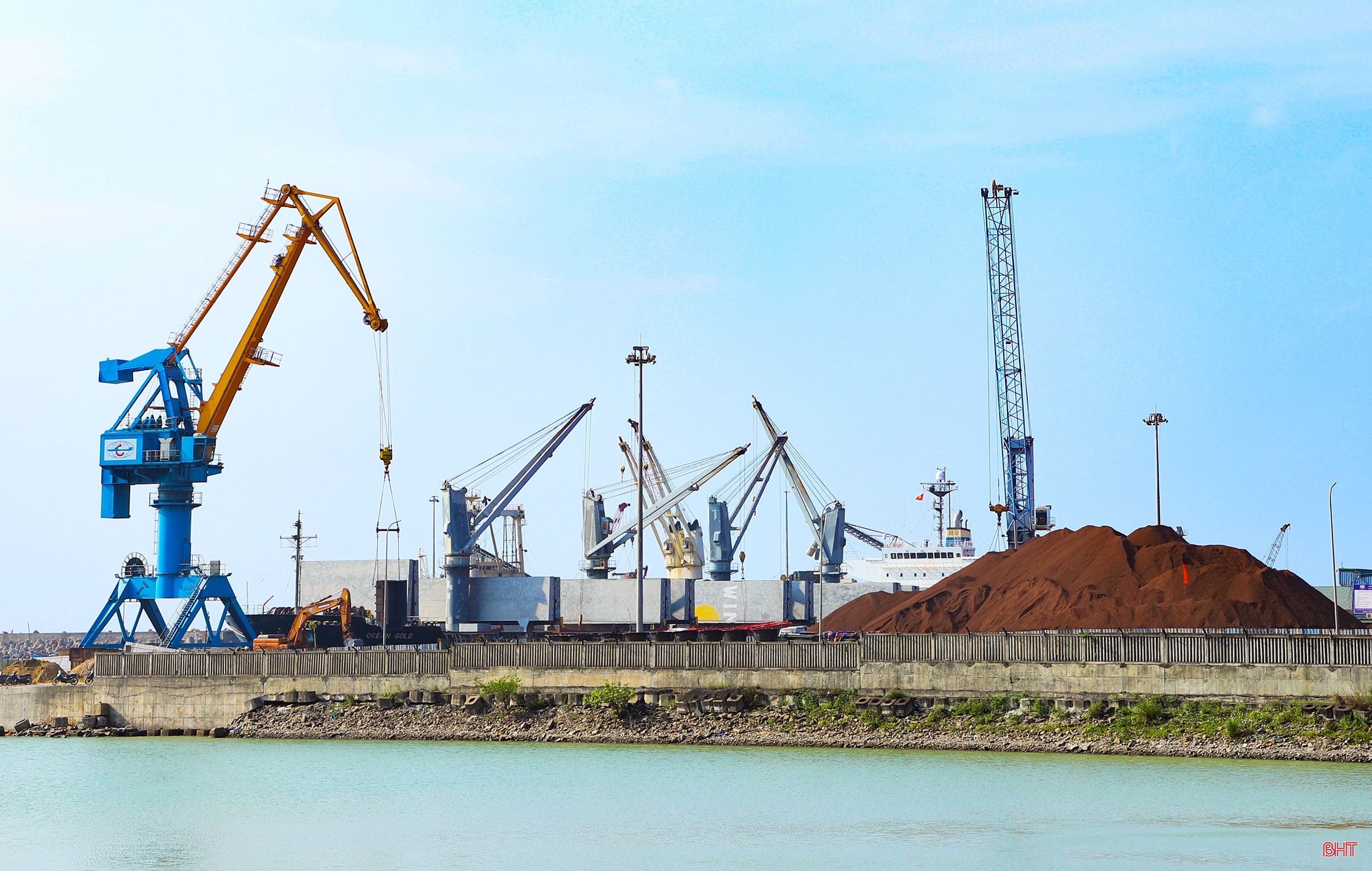 Doanh nghiệp giữ vững vai trò “xương sống” của nền kinh tế