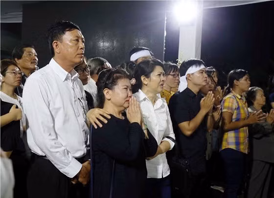 nguoi dan dat thep thanh dong tien biet bac sau khai