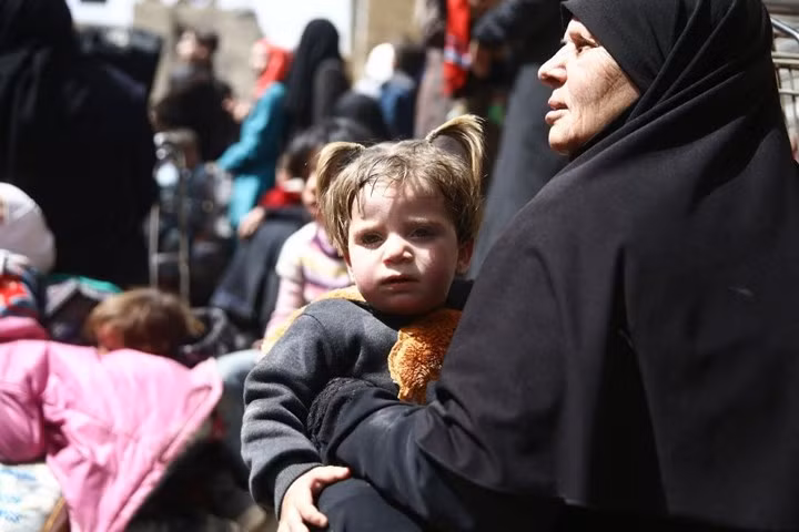 can canh doan xe bus cho phien quan syria rut chay khoi dong ghouta