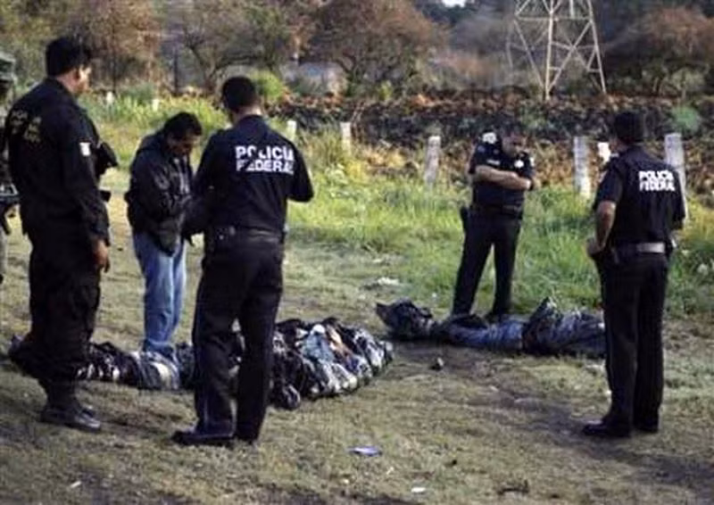 mafia mexico va man phi tang hang nghin xac nan nhan bang axit