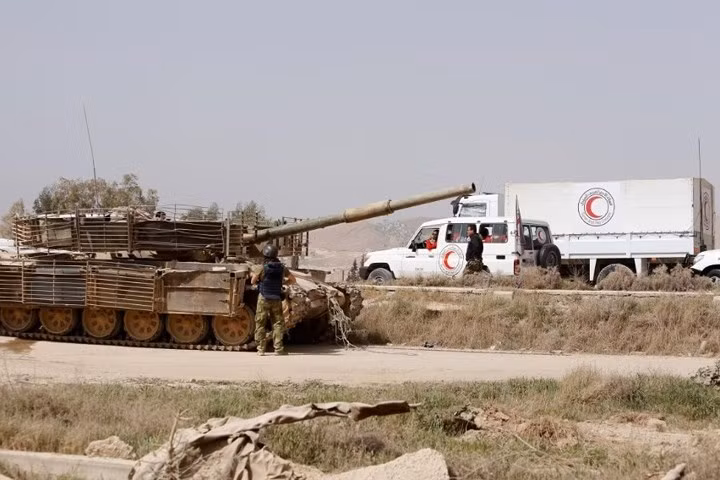 can canh doan xe bus cho phien quan syria rut chay khoi dong ghouta