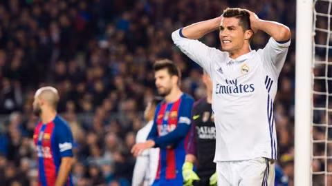 ronaldo messi 5 vu tron thue dang chu y o la liga
