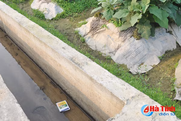 tuy tien xa rac thuoc bvtv nong dan ha tinh tu huy diet chinh minh