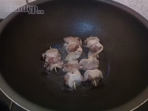 troi tro lanh me lam thit xien chien rim nuoc cam dam da ngon com