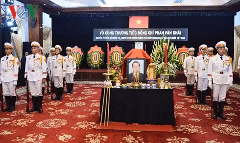 le truy dieu va an tang nguyen thu tuong phan van khai