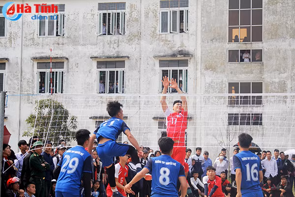 nhung pha dap chan bong nay lua tai hoi khoe phu dong ha tinh