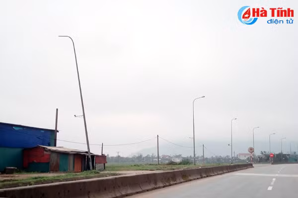 som duy tu bao duong he thong dien chieu sang doc ql 12c