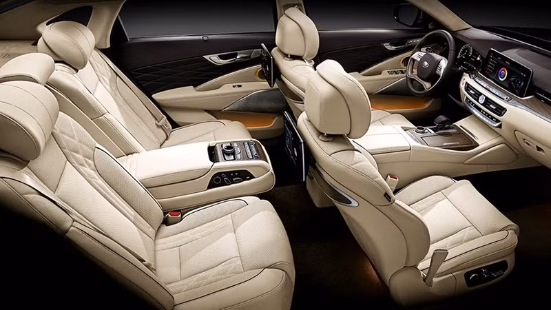 diep vien k9 cua kia quyet dau mercedes s class