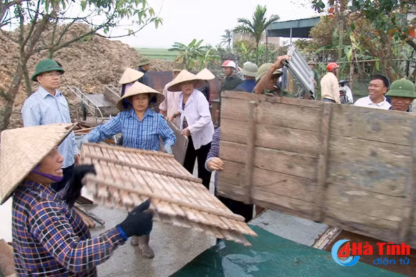 lanh dao huyen ky anh chung tay giup dan thao do nha cua len vung tai dinh cu