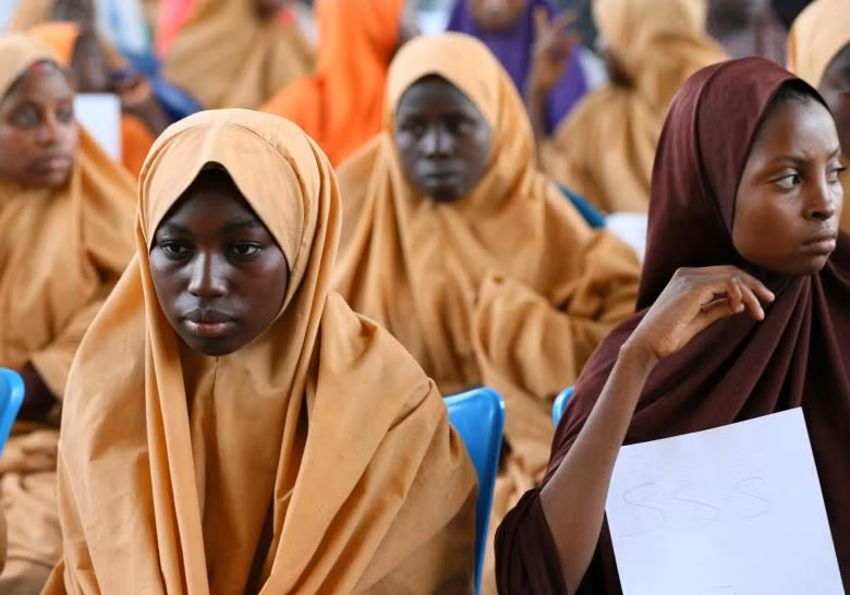 giot nuoc mat ngay tro ve cua cac nu sinh nigeria bi boko haram bat coc