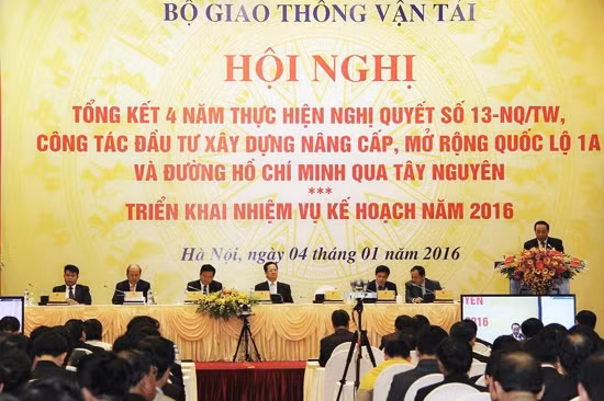 Thủ tướng Chính phủ Nguyễn Tấn Dũng dự và chỉ đạo hội nghị.