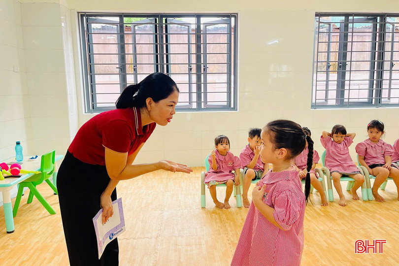 Giờ học tiếng Anh tại Trường Mầm non Bắc Hà, phường Thành Sen