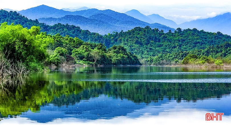 Vẻ đẹp bình yên, trong lành của Hà Tĩnh níu giữ bước chân du khách gần xa.
