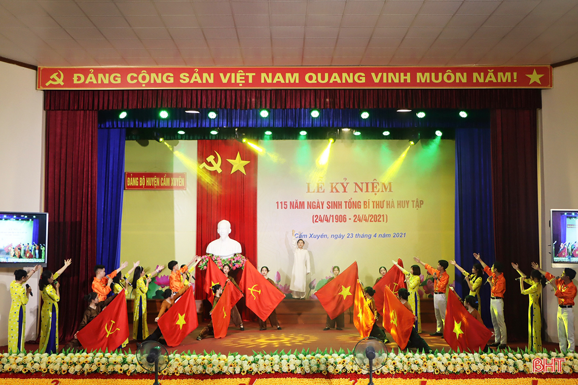 Noi gương Tổng Bí thư Hà Huy Tập, mỗi cán bộ, đảng viên phải luôn đặt mình vào hoàn cảnh người dân để xử lý công việc hiệu quả, kịp thời