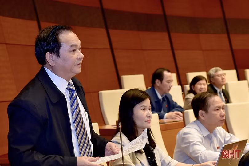 Đoàn ĐBQH Hà Tĩnh: Không nên tách Luật Giao thông đường bộ