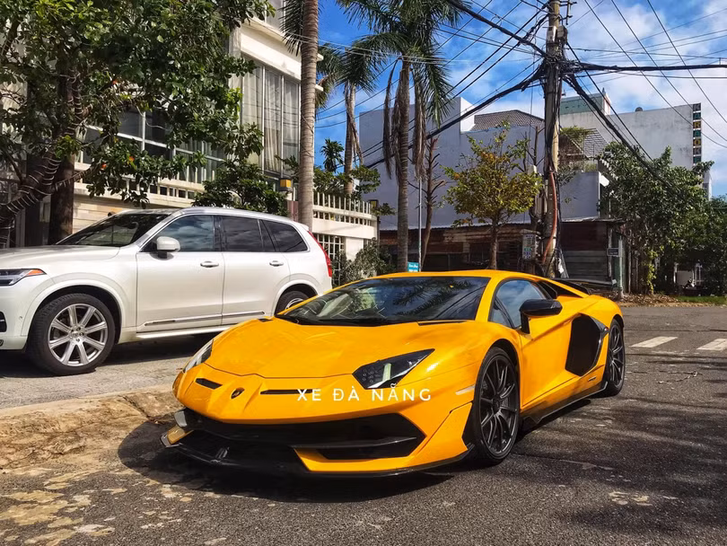 Cận cảnh siêu phẩm Lamborghini Aventador SVJ vừa “cập bến” Việt Nam