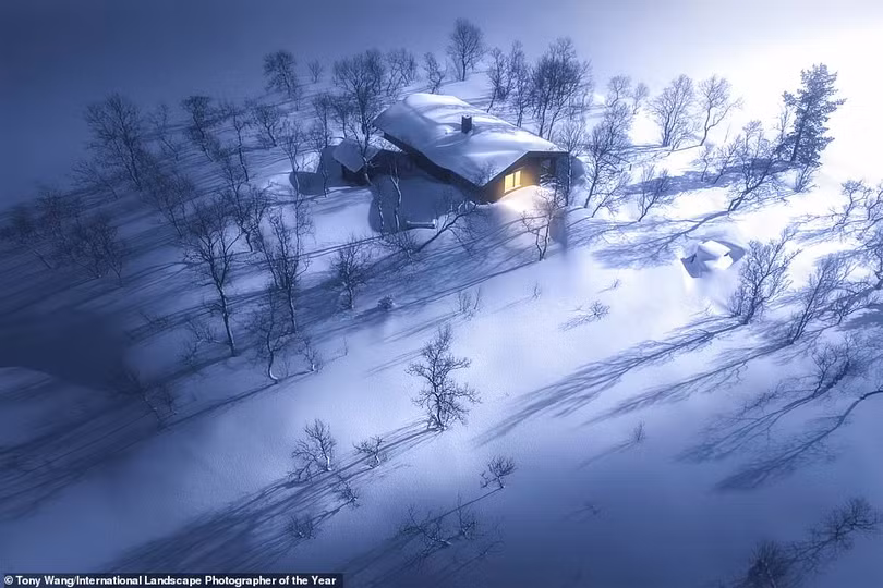 Mê mẩn loạt ảnh phong cảnh đoạt giải International Landscape Photographer of the Year 2020