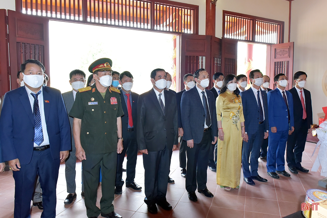 Lãnh đạo Hà Tĩnh chúc tết Bunpimay, dự khởi công bệnh xá quân dân y kết hợp tại Bolykhămxay