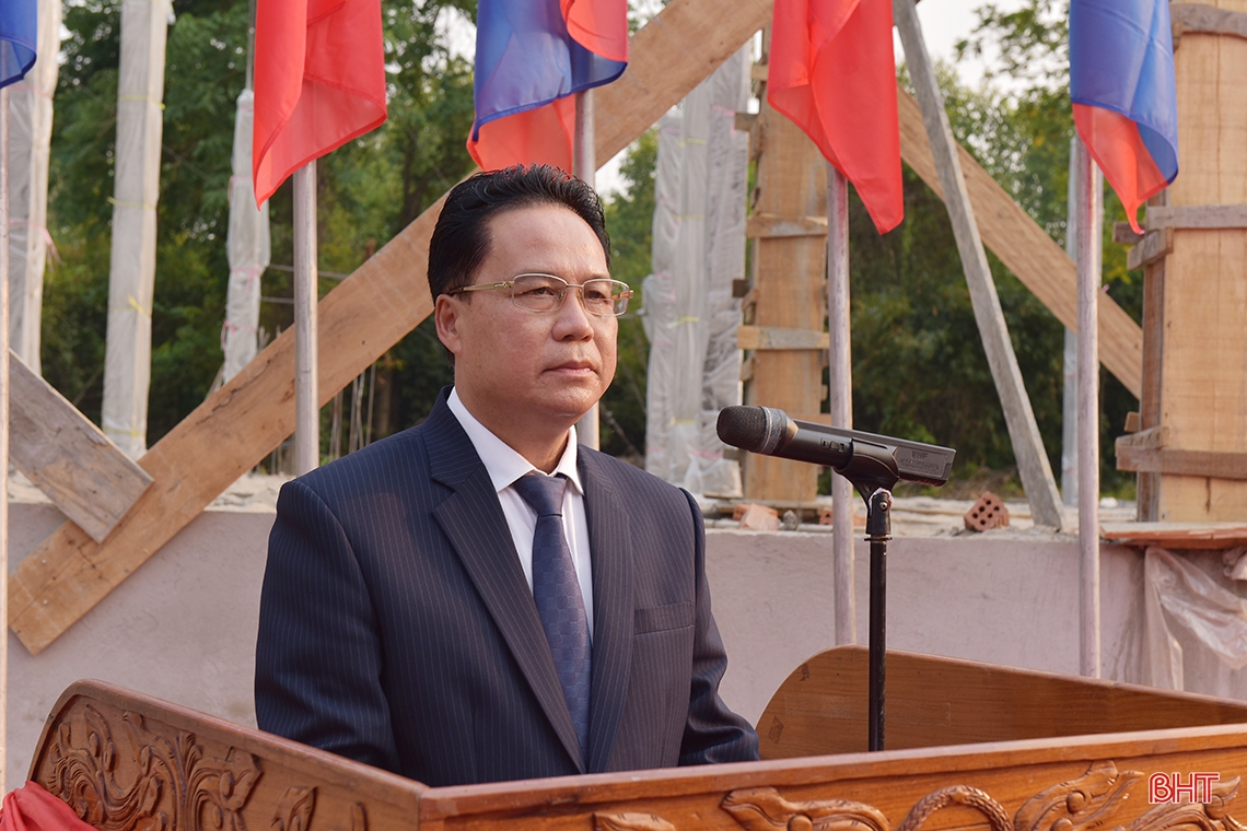 Lãnh đạo Hà Tĩnh chúc tết Bunpimay, dự khởi công bệnh xá quân dân y kết hợp tại Bolykhămxay