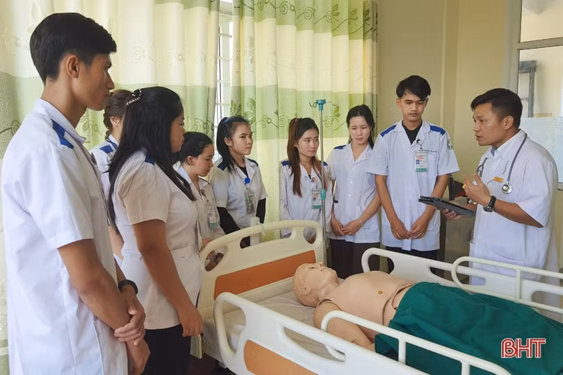 Lưu học sinh Lào phấn khởi với chính sách hỗ trợ từ Nghị quyết 118 của HĐND Hà Tĩnh