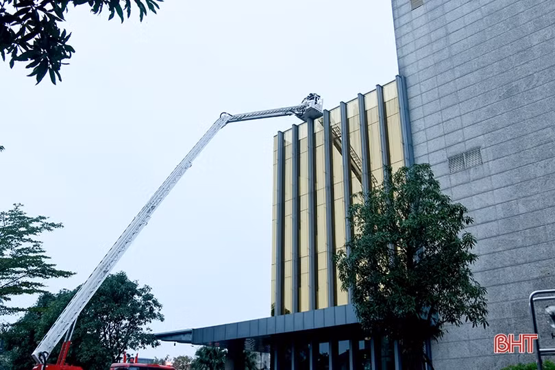 Diễn tập xử lý cháy tại khách sạn Meliá Vinpearl Hà Tĩnh