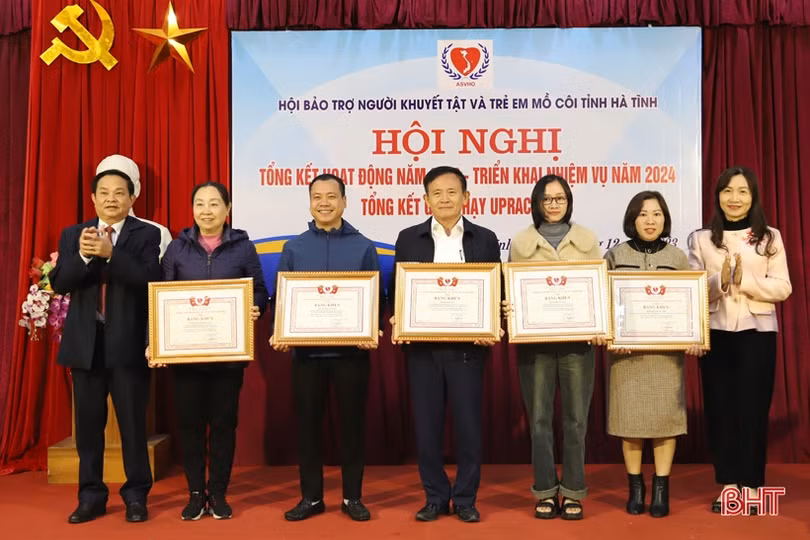 Huy động trên 17 tỷ đồng trợ giúp người khuyết tật và trẻ mồ côi