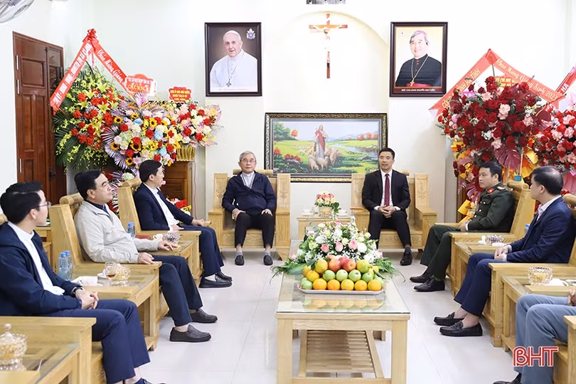 Bà con giáo dân tiếp tục chung sức phát triển quê hương