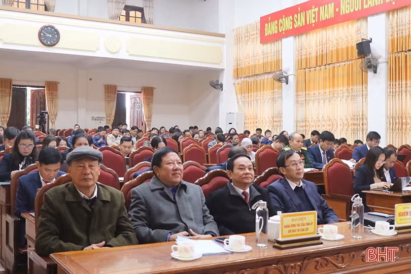 HĐND huyện Kỳ Anh, Can Lộc xem xét, ban hành nhiều nghị quyết quan trọng