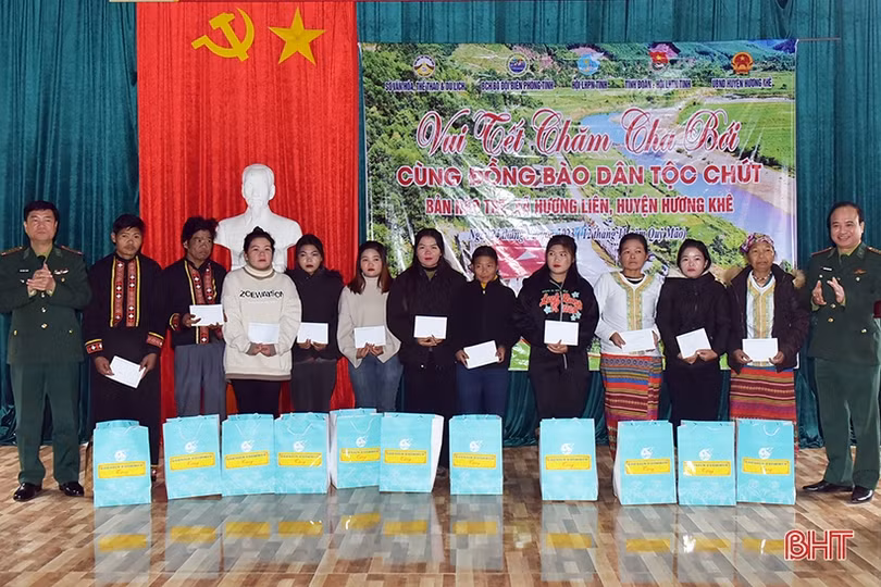 Bà con dân tộc Chứt ở Rào Tre đón tết Chăm Cha Bới