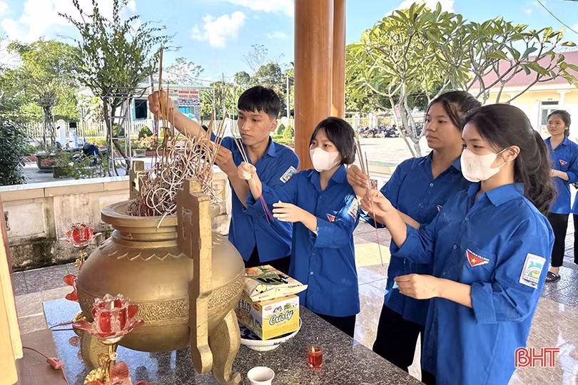 Tăng cường giáo dục truyền thống nhân ngày thành lập QĐND Việt Nam