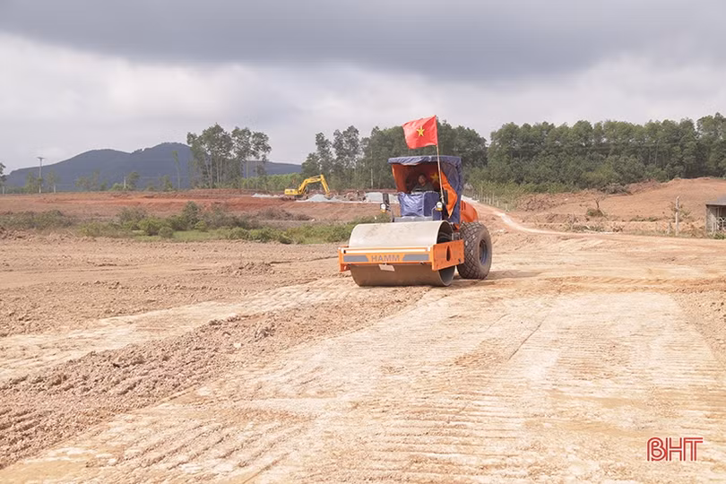 Hà Tĩnh phấn đấu khởi công các khu tái định cư cao tốc Bắc - Nam vào cuối tháng 2