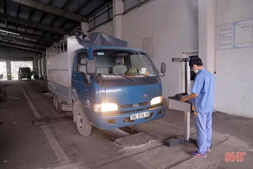 Không còn cảnh phương tiện xếp hàng dài chờ đăng kiểm tại Hà Tĩnh
