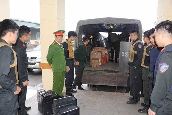 Bắt giám đốc, phó giám đốc và một số cán bộ Trung tâm Đăng kiểm xe cơ giới Nghệ An