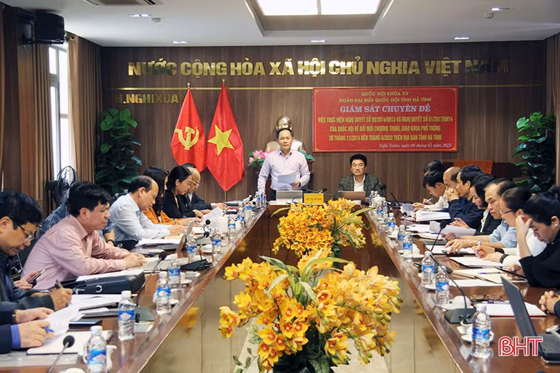 Đoàn ĐBQH Hà Tĩnh giám sát chuyên đề về đổi mới chương trình, sách giáo khoa ở Nghi Xuân