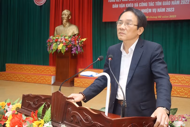  Đưa công tác dân vận đi vào chiều sâu, gắn với thực tiễn ở Cẩm Xuyên