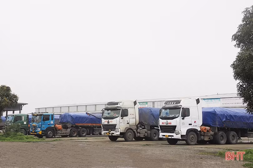 Giá xăng dầu 3 lần tăng: người dân, doanh nghiệp lại đối mặt với áp lực chi phí nhiên liệu