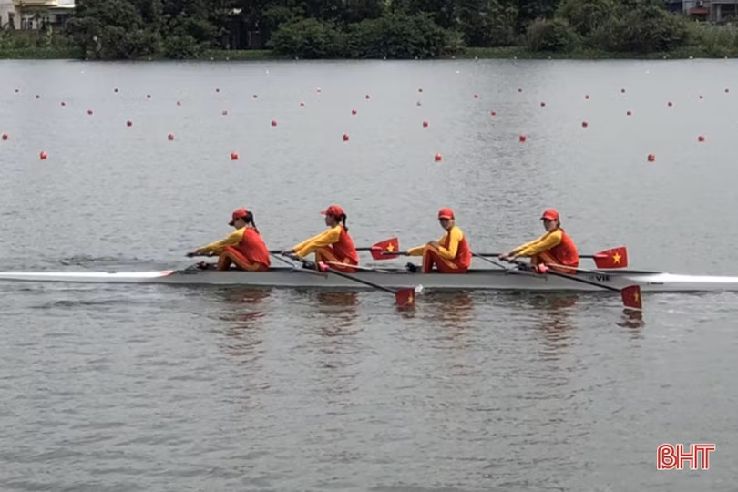 Tay chèo Dư Thị Bông cùng đồng đội xuất sắc giành HCV SEA Games 31