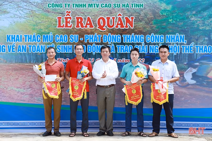 Công ty TNHH MTV Cao su Hà Tĩnh phấn đấu sản xuất hơn 2.000 tấn mủ