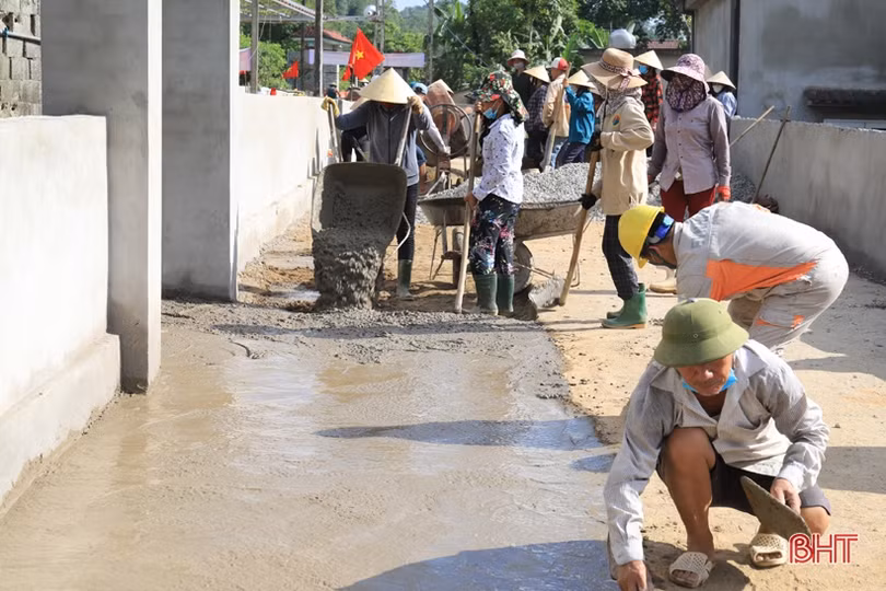 20 hộ dân ở Nghi Xuân hiến gần 800 m<sup>2</sup> đất mở rộng đường giao thông