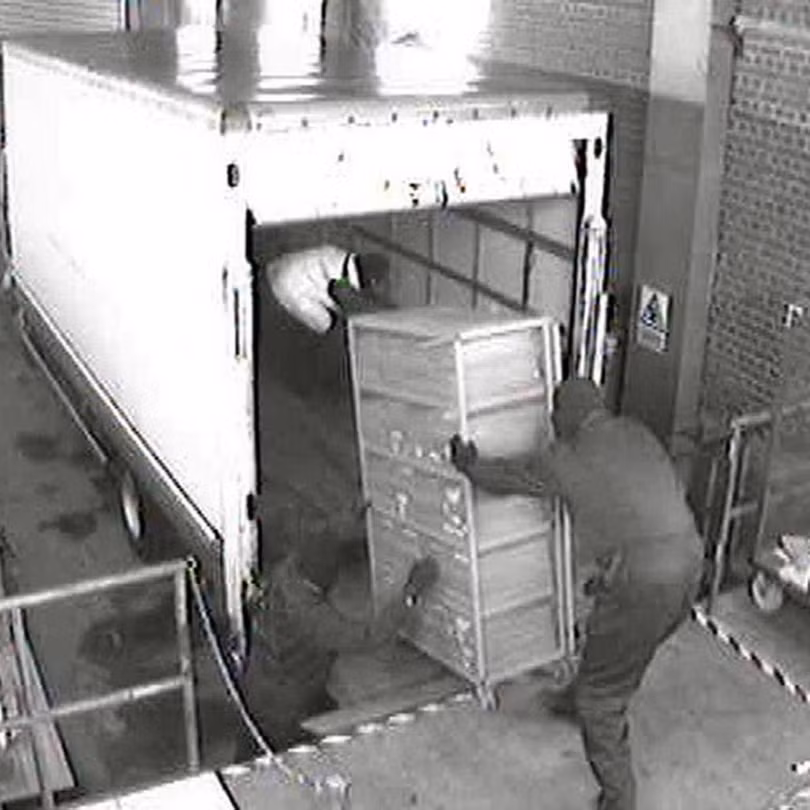Băng cướp đột nhập ngân hàng Securitas, lấy đi số tiền 53 triệu bảng Anh. Ảnh: The Mirror.
