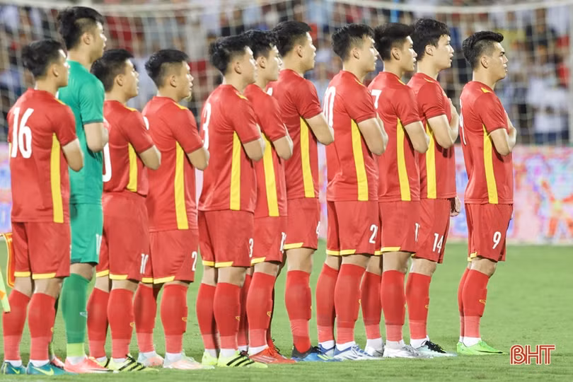 U23 Việt Nam 1 - 0 U23 Myanmar: Hùng Dũng đưa chủ nhà lên ngôi đầu bảng