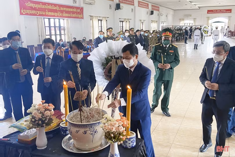 Hà Tĩnh nhận bàn giao hài cốt liệt sỹ hy sinh tại Thủ đô Viêng Chăn