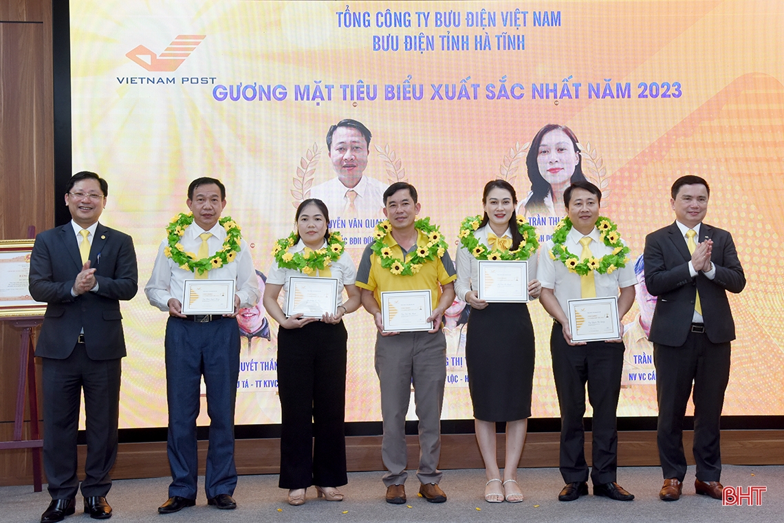 Bưu điện Hà Tĩnh “Vượt thách thức - xây tương lai”