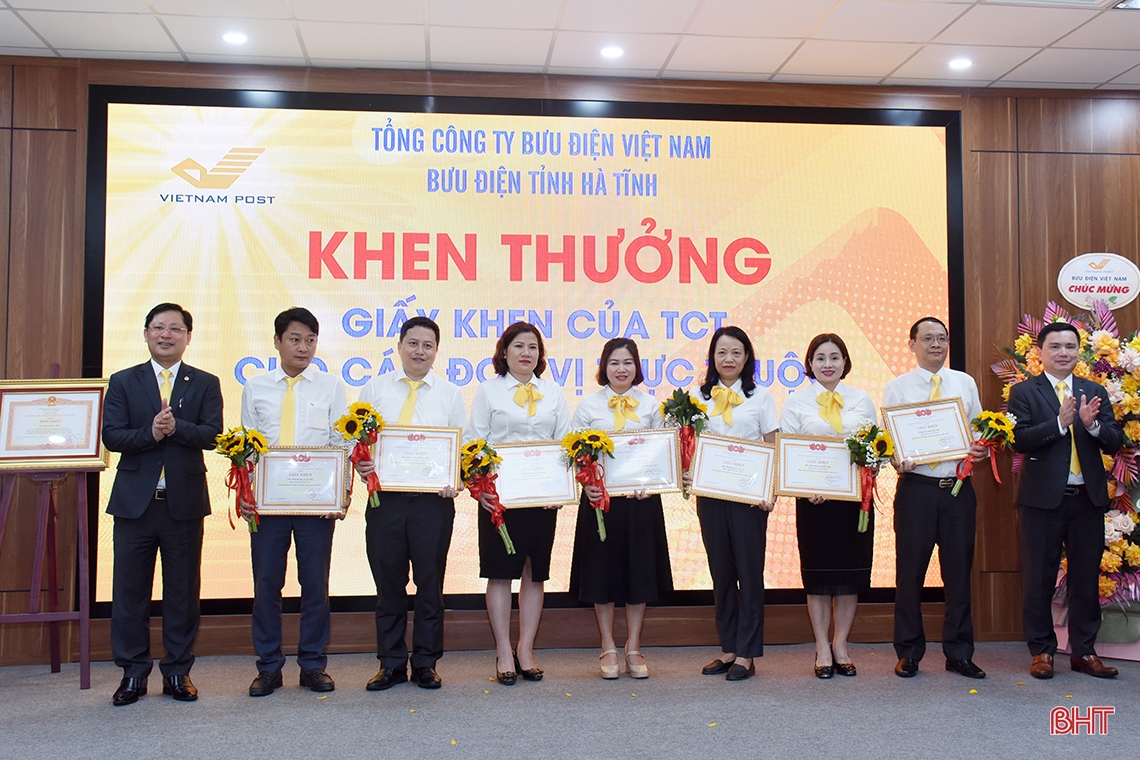 Bưu điện Hà Tĩnh “Vượt thách thức - xây tương lai”