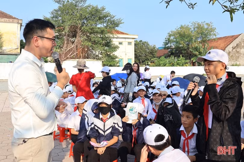 Làm gì khi con yêu sớm