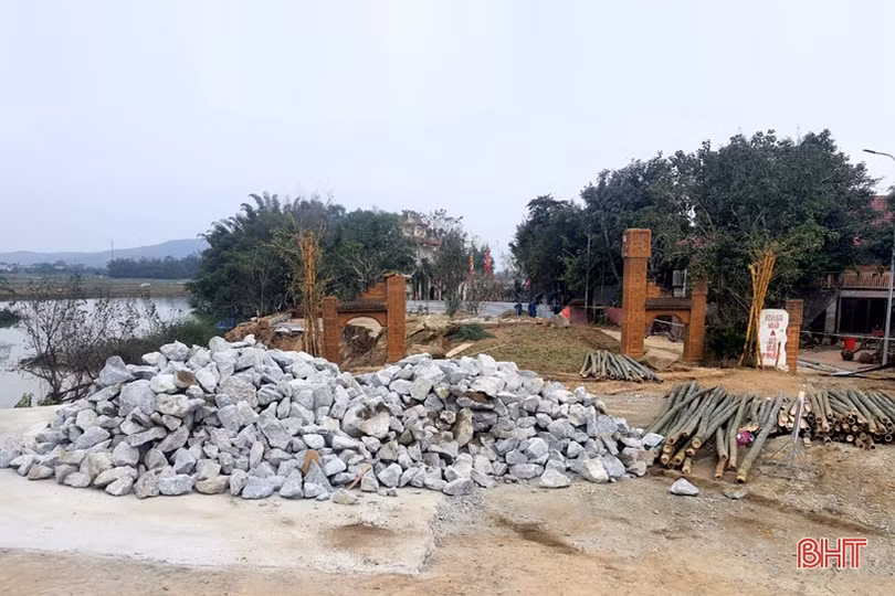 Cấp bách xử lý sạt lở bờ sông phía ngoài cống Trung Lương