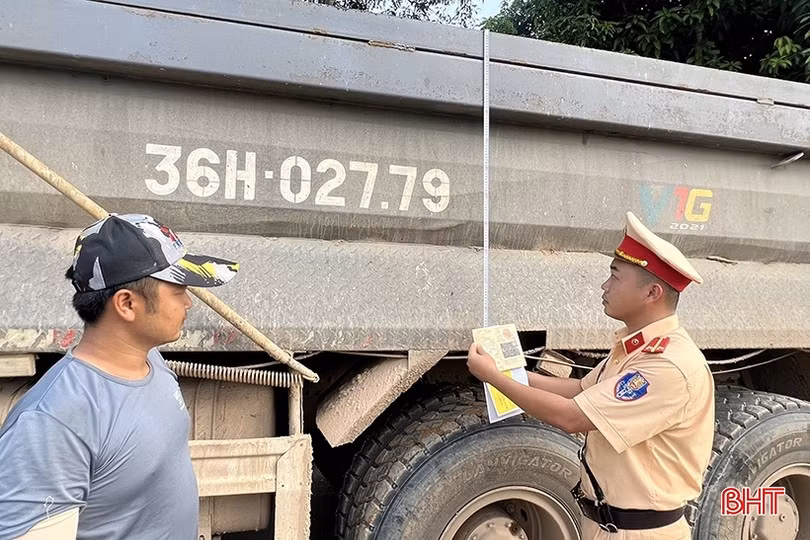 Hà Tĩnh tăng cường kiểm soát phương tiện vận chuyển vật liệu xây dựng 