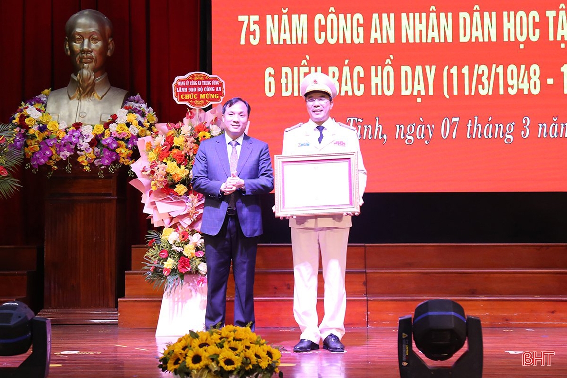 Mỗi cán bộ, chiến sĩ Công an Hà Tĩnh phải nỗ lực cao nhất học tập, thực hiện 6 điều Bác Hồ dạy